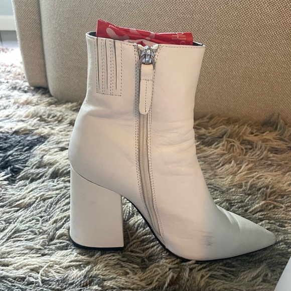 Alias Mae White Leather Ankle Boots - Picture 5 of 9